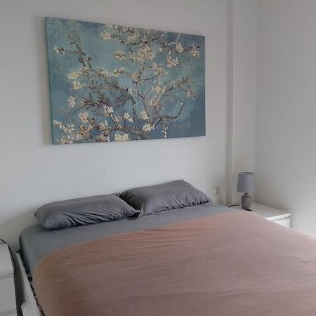 Climbers' Nest 'With Sea And Rock Views And Private Pool' Appartement Kamari  Buitenkant foto